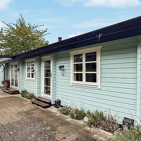2 Bedroom Lovely In 別荘