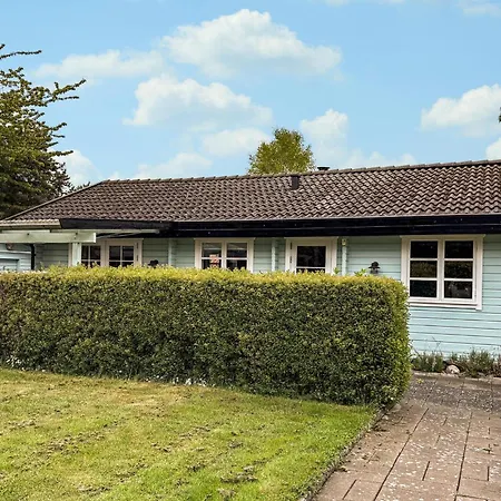 2 Bedroom Lovely In